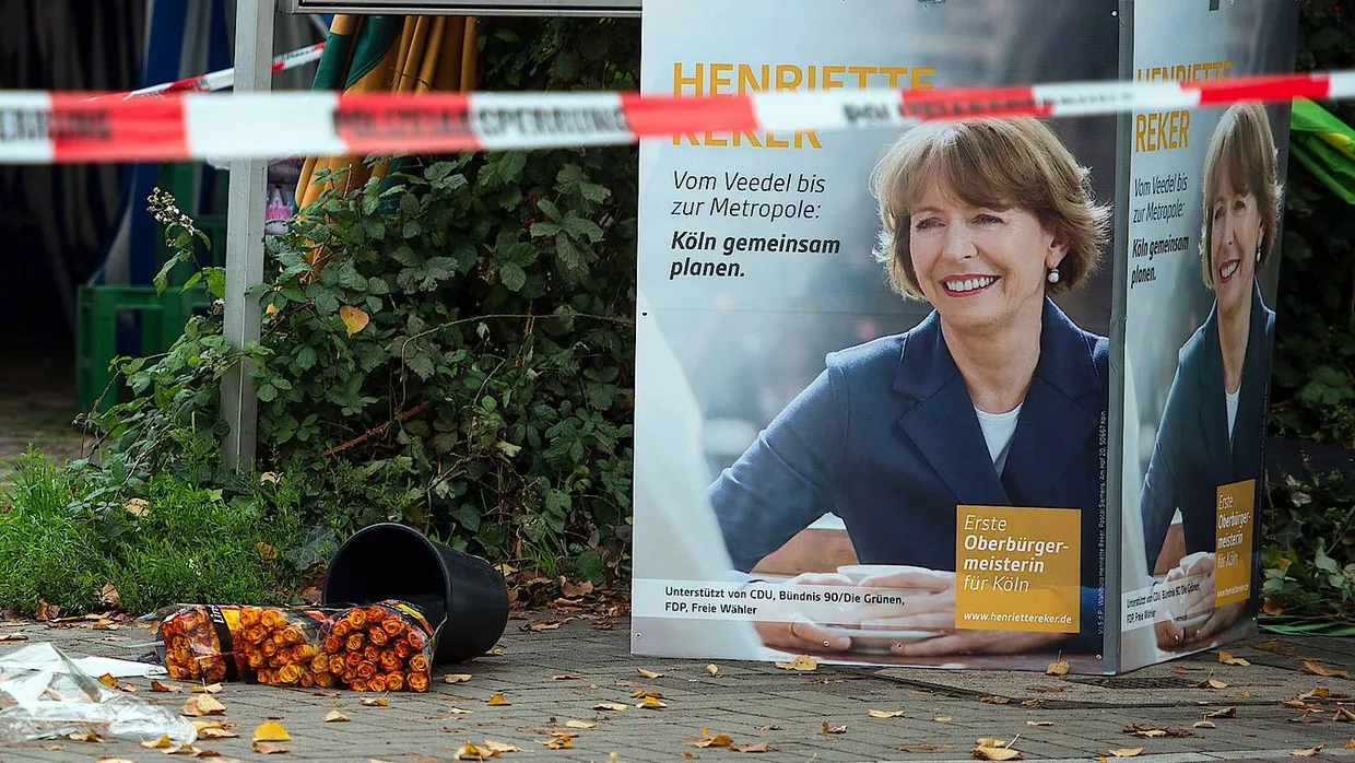 Knapp mit dem Leben davongekommen: An dieser Stelle wurde die Kölner Oberbürgermeisterin Henriette Reker bei einer Wahlkampfveranstaltung 2015 mit einem Messer attackiert.