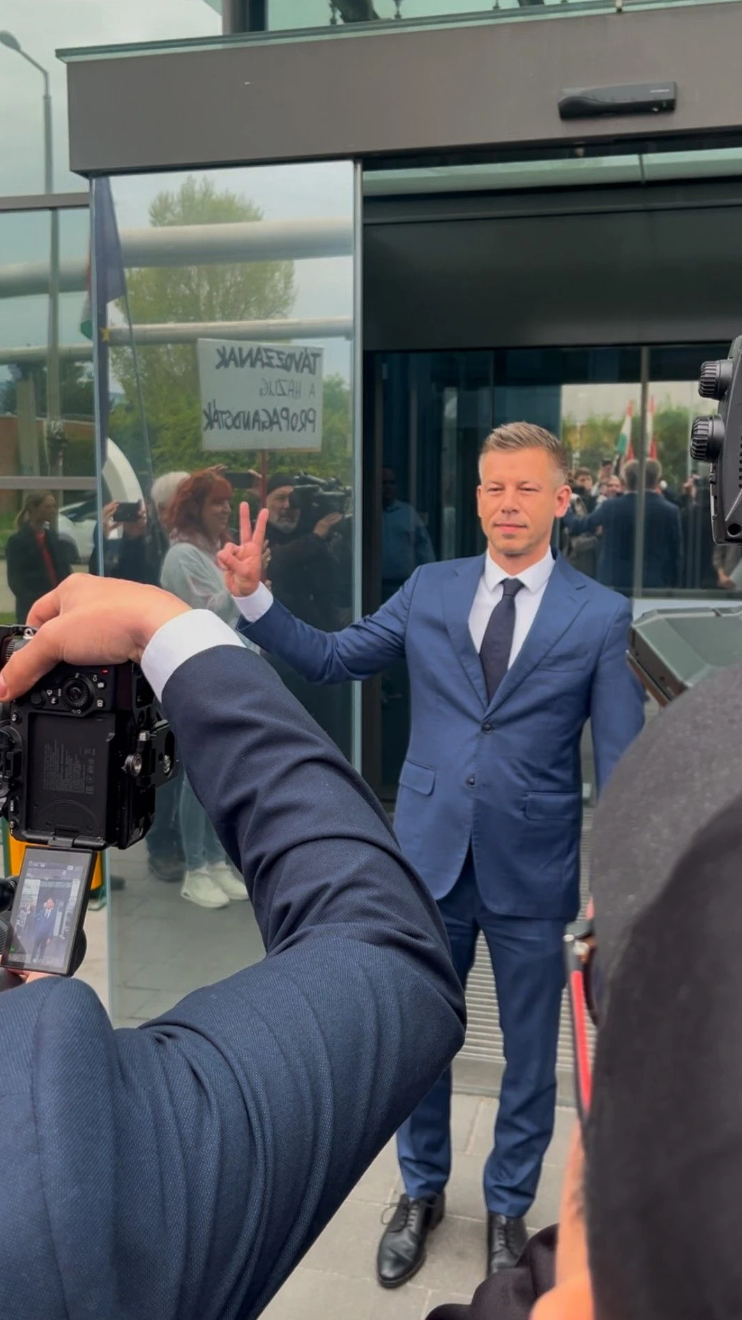 Péter Magyar nach seinem Auftritt im staatlichen Fernsehen.