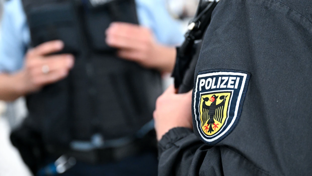 Die Beamten der Bundespolizei haben die Frau bereits am Samstag festgenommen.