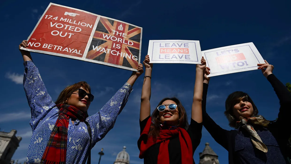 Brexit-Befürworterinnen am Donnerstag vor dem britischen Parlament in London
