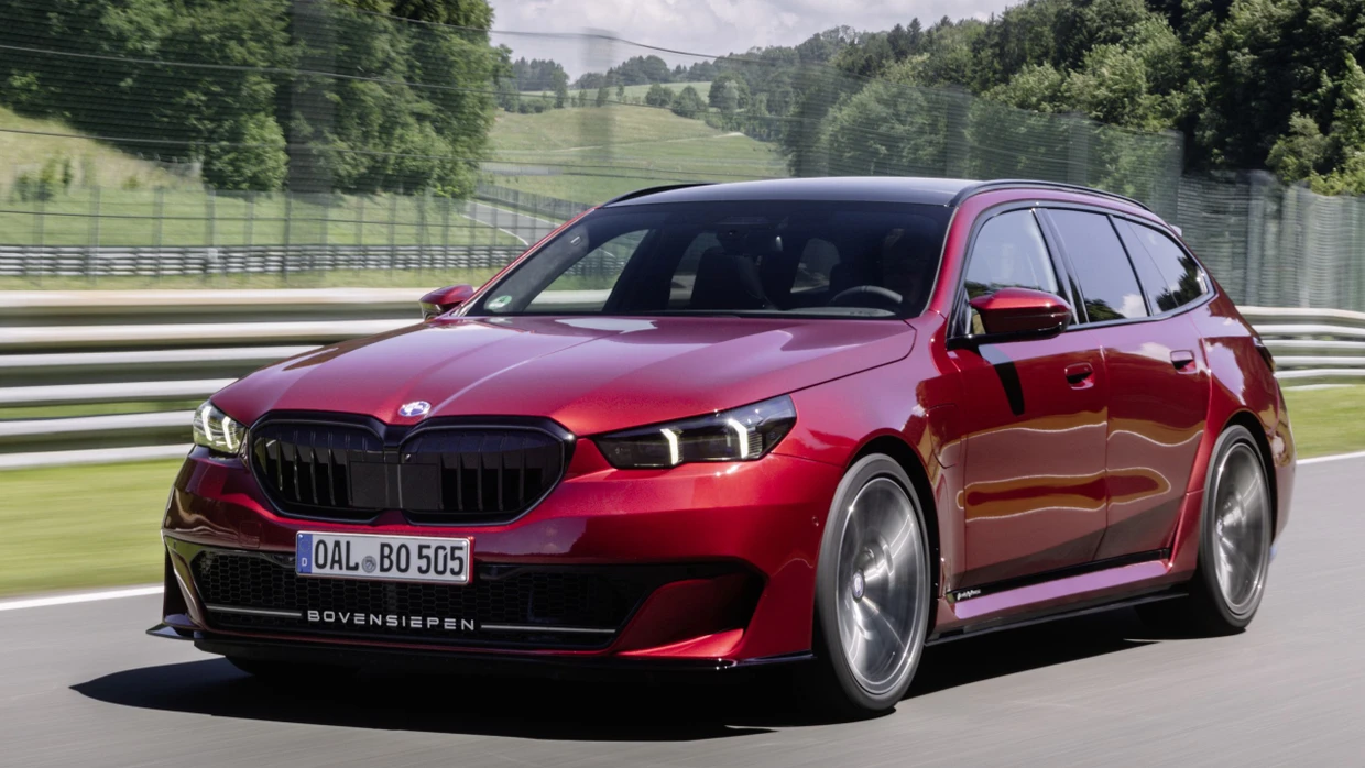 Sollte halt breit genug sein, damit die Lettern in die Frontschürze passen: Bovensiepen, Basis BMW M5