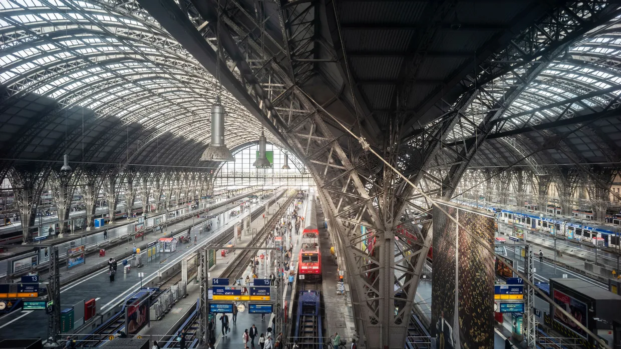 Verschwendung und mangelnde Kontrollen: Die Deutsche Bahn wird noch lange ein kranker Patient bleiben