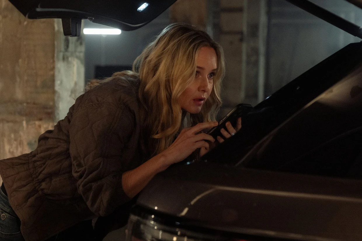  Stefanie Stappenbeck als Anwältin Marie-Luise.