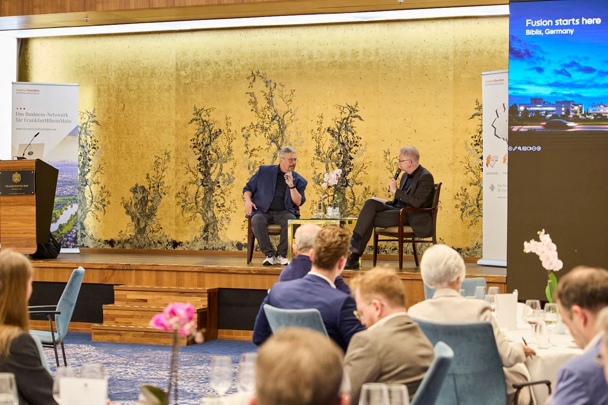 Markus Roth (links) im Gespräch mit dem F.A.Z.-Herausgeber Carsten Knop