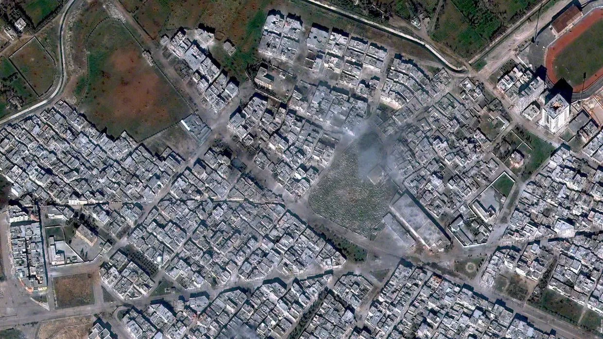 Ein aktuelles Satellitenbild zeigt das Ausmaß der Zerstörung in Bab al Amr