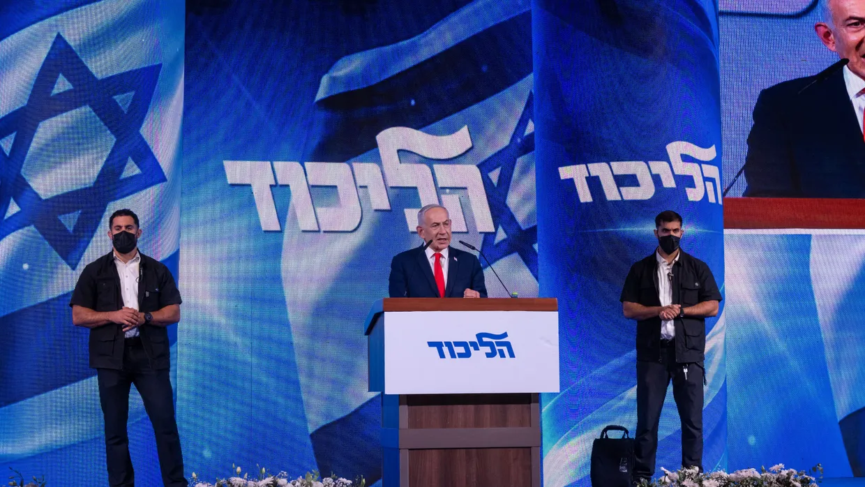 Likud-Chef und Ministerpräsident Benjamin Netanjahu in der Wahlnacht vor Anhängern