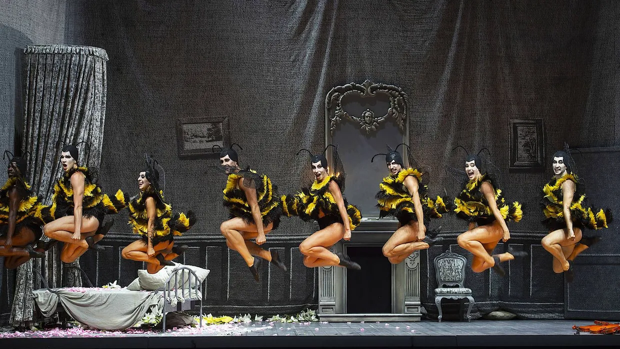 Tiefster Unsinn wird zur höchsten Heiterkeit: Bienenballett mit honigsüßen Hopsern
