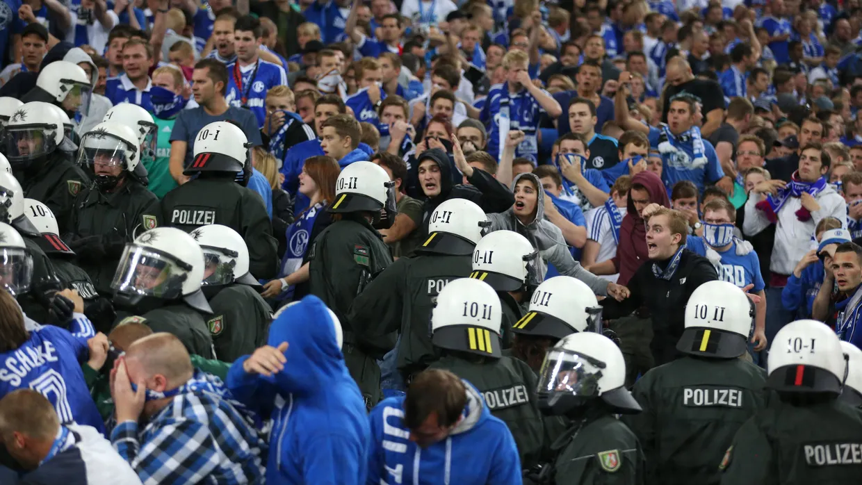 Polizeieinsatz beim Schalker Spiel gegen Saloniki am 21. August