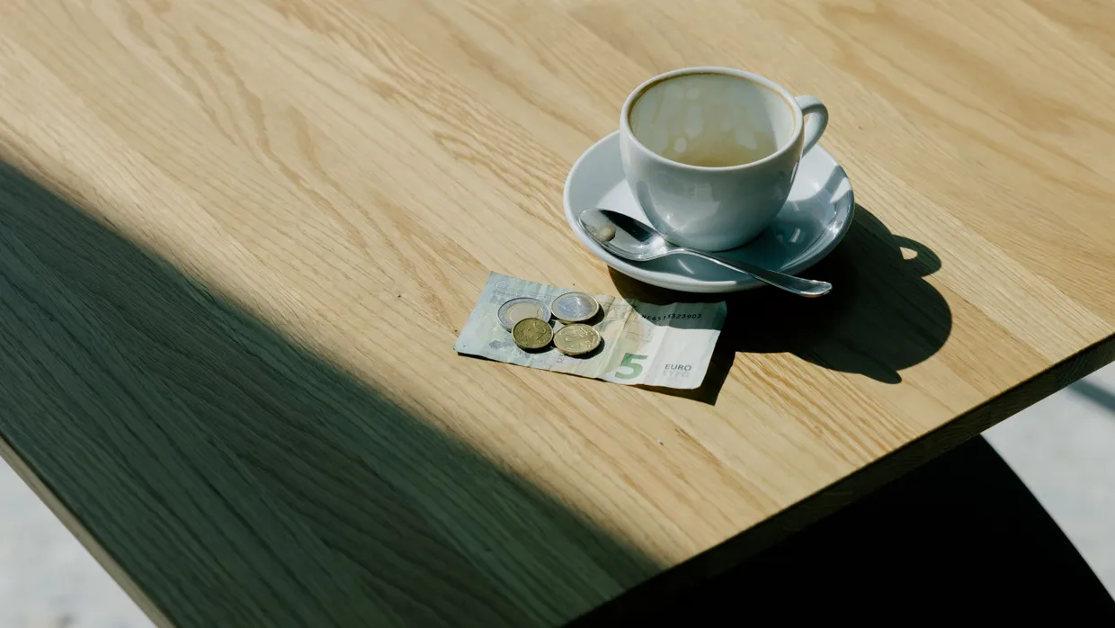 Wenn jeder Euro zählt: Die Preissteigerungen der vergangenen Jahre sind weiterhin beim Einkaufen zu spüren, auch wenn die Inflationsraten wieder gesunken sind.