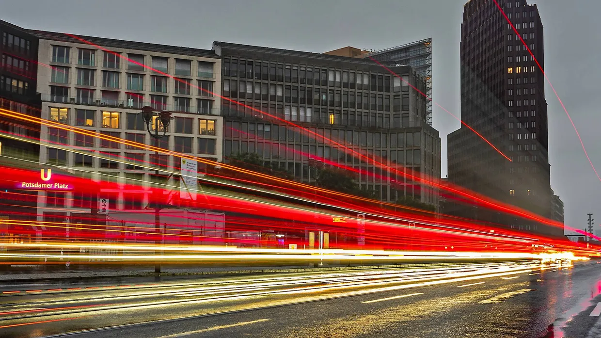 Verkehr am Leipziger Platz in Berlin