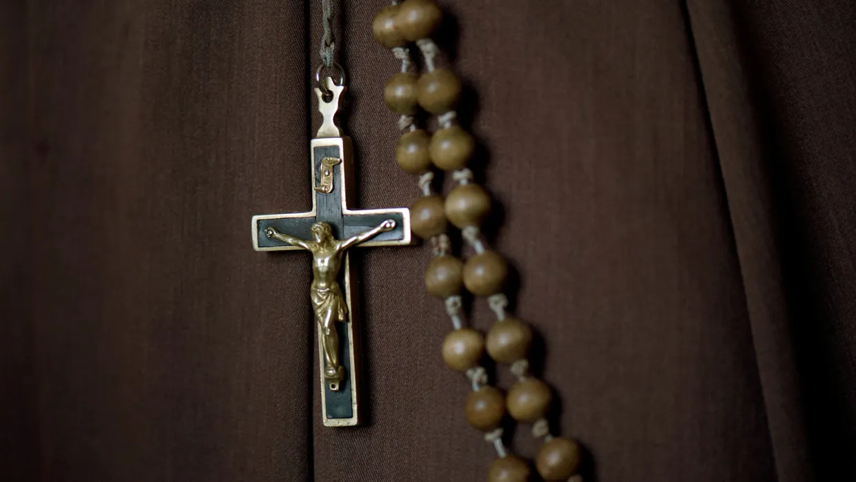 Auch in der Kirche sollen verschärfte Pflichten gelten.