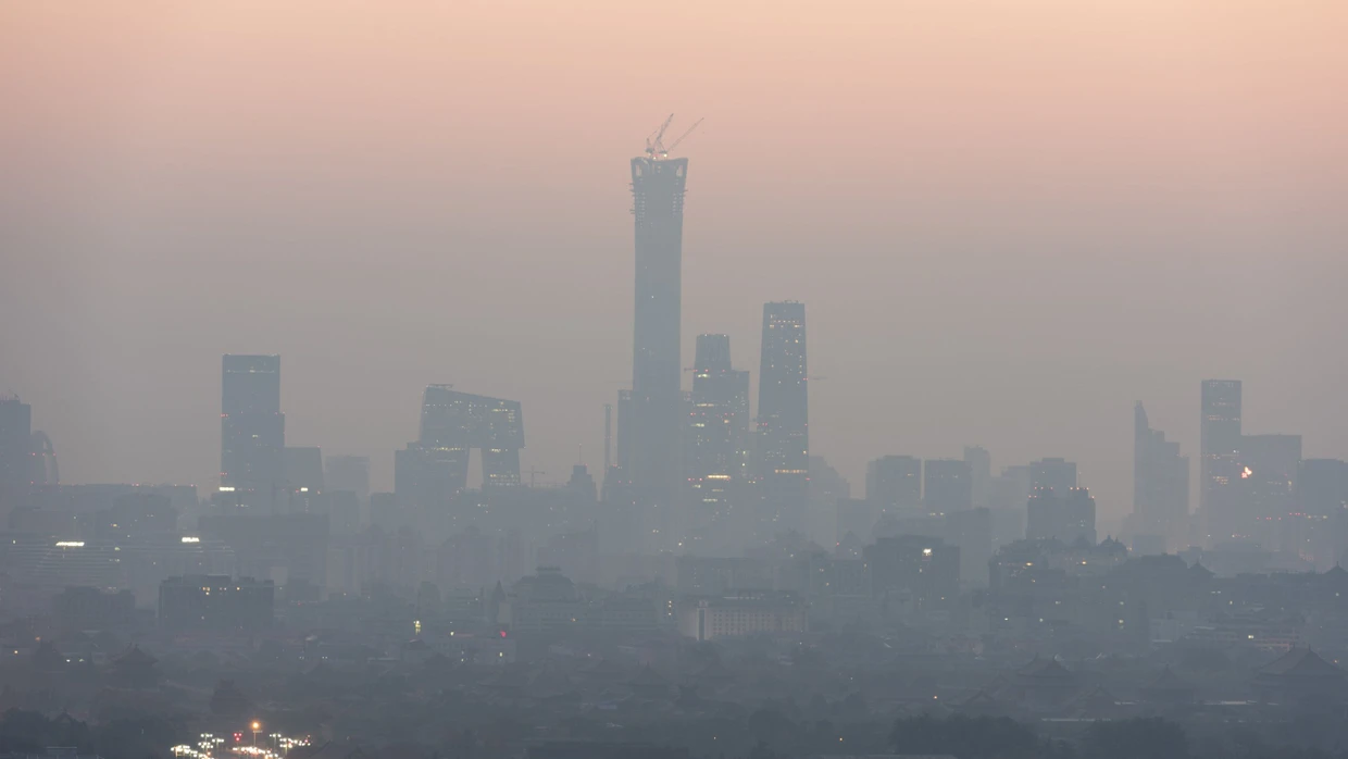 Dichter Smog verschmutzt im Dezember 2017 die Luft in Peking.