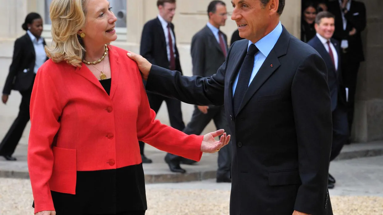 Nicolas Sarkozy und Hillary Clinton auf der Libyen-Konferenz in Paris