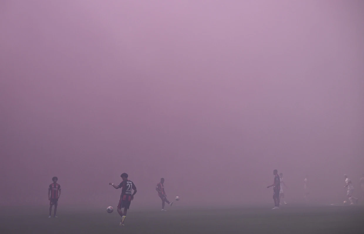 Bei solchen Sichtverhältnissen kann nur schwerlich Fußball gespielt werden.