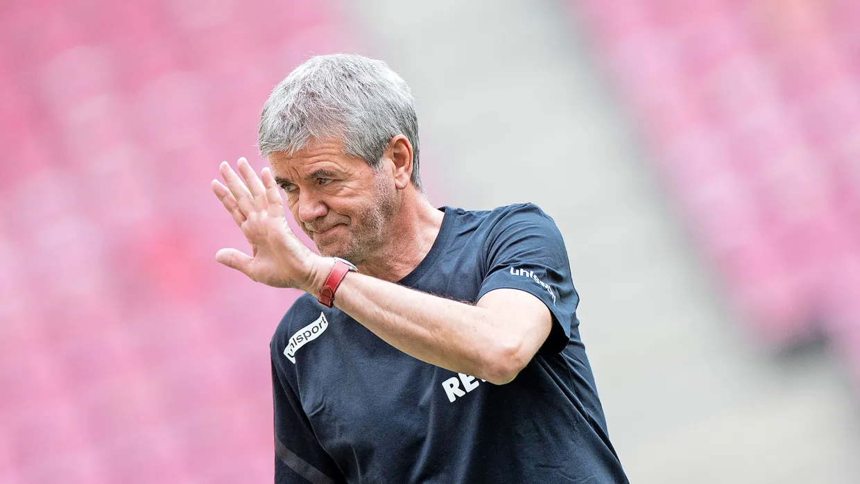 Wieder da: Friedhelm Funkel trainiert den 1. FC Kaiserslautern.