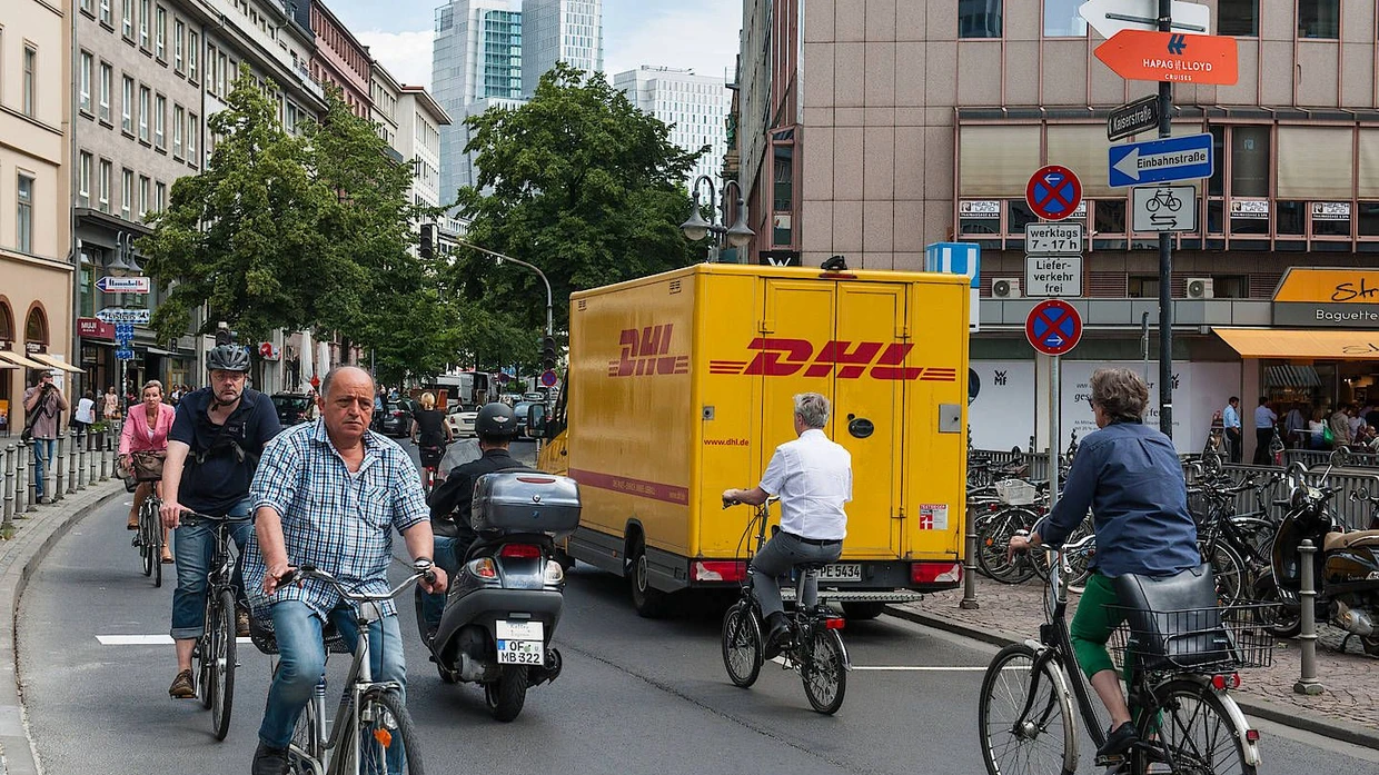 Ladestation: Paketboten sollen in für sie angelegten Ladezonen parken und von dort ihre Ware verteilen.
