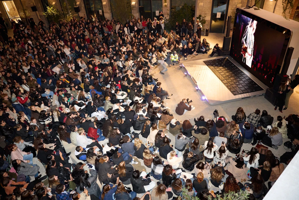 Eine Watch Party in New York zu einer Chanel-Show