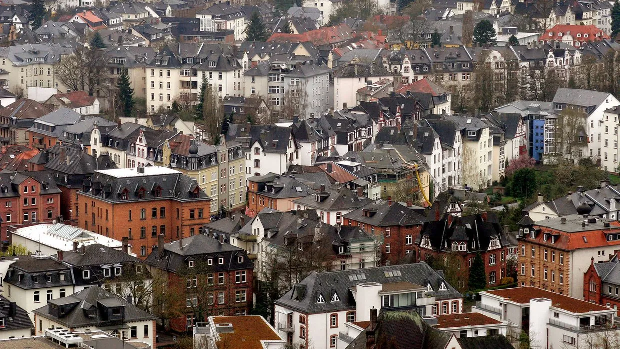 Häuser in Marburg: Versicherungen engagieren sich stärker auf dem Immobilienmarkt