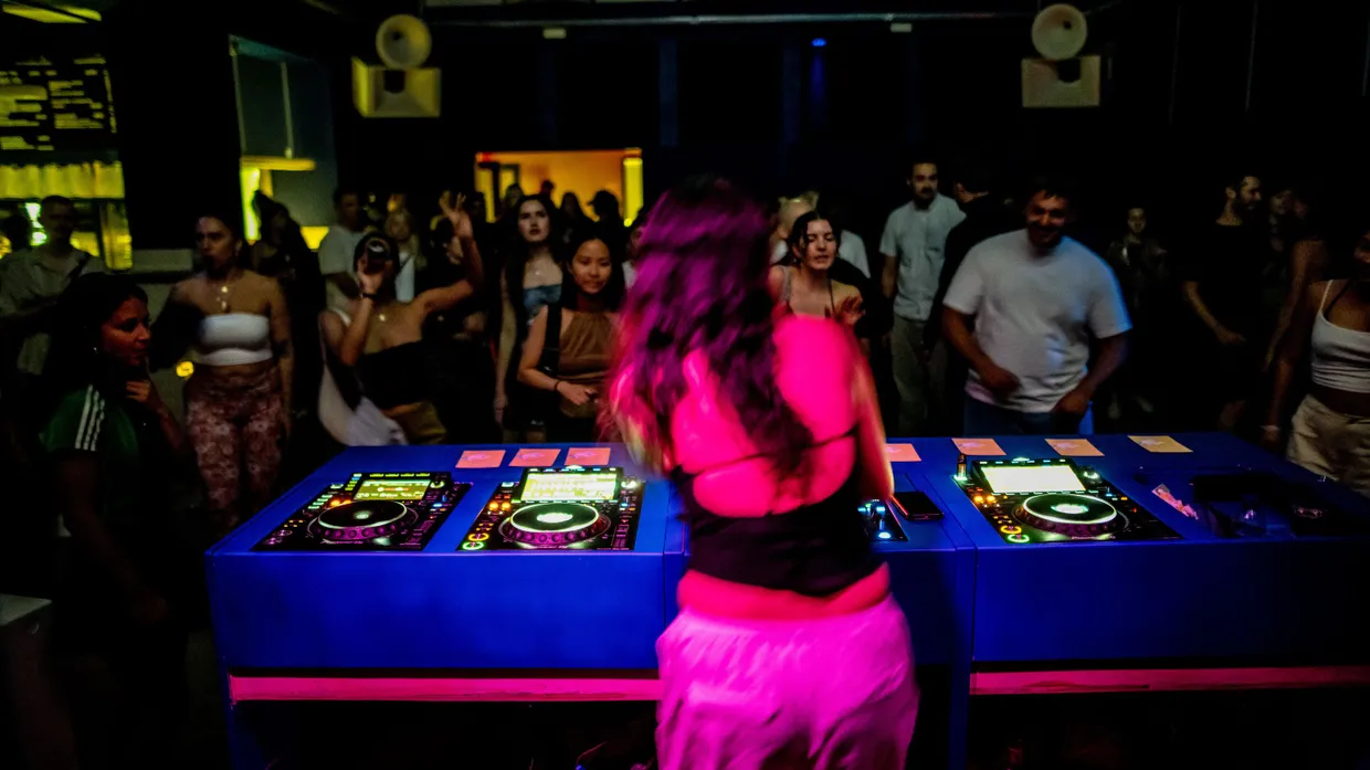 Party des feministischen DJ-Kollektiv GG VYBE im Club „Galerie Kurzweil“ in Darmstadt.
