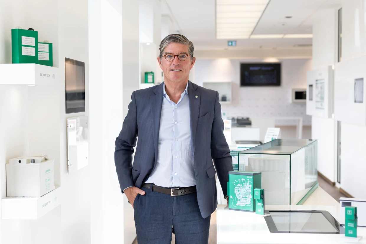 Marc Zoellner führt in vierter Generation die Firma Hoppecke Batterien, die Blei-Säure-Batterien herstellen.