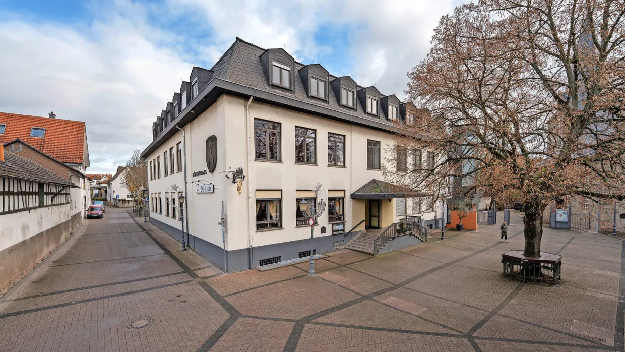 Abreißen oder sanieren: Noch ist unklar, was mit dem alten Bürgerhaus geschehen soll.