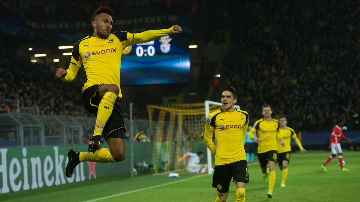Abgehoben: Pierre-Emerick Aubameyang freut sich sichtlich übers 1:0