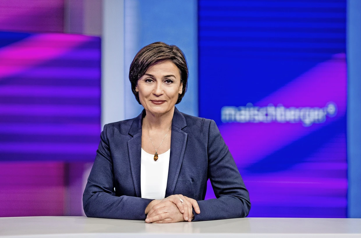 Nie ohne die Kette mit Bernsteinanhänger: Sandra Maischberger