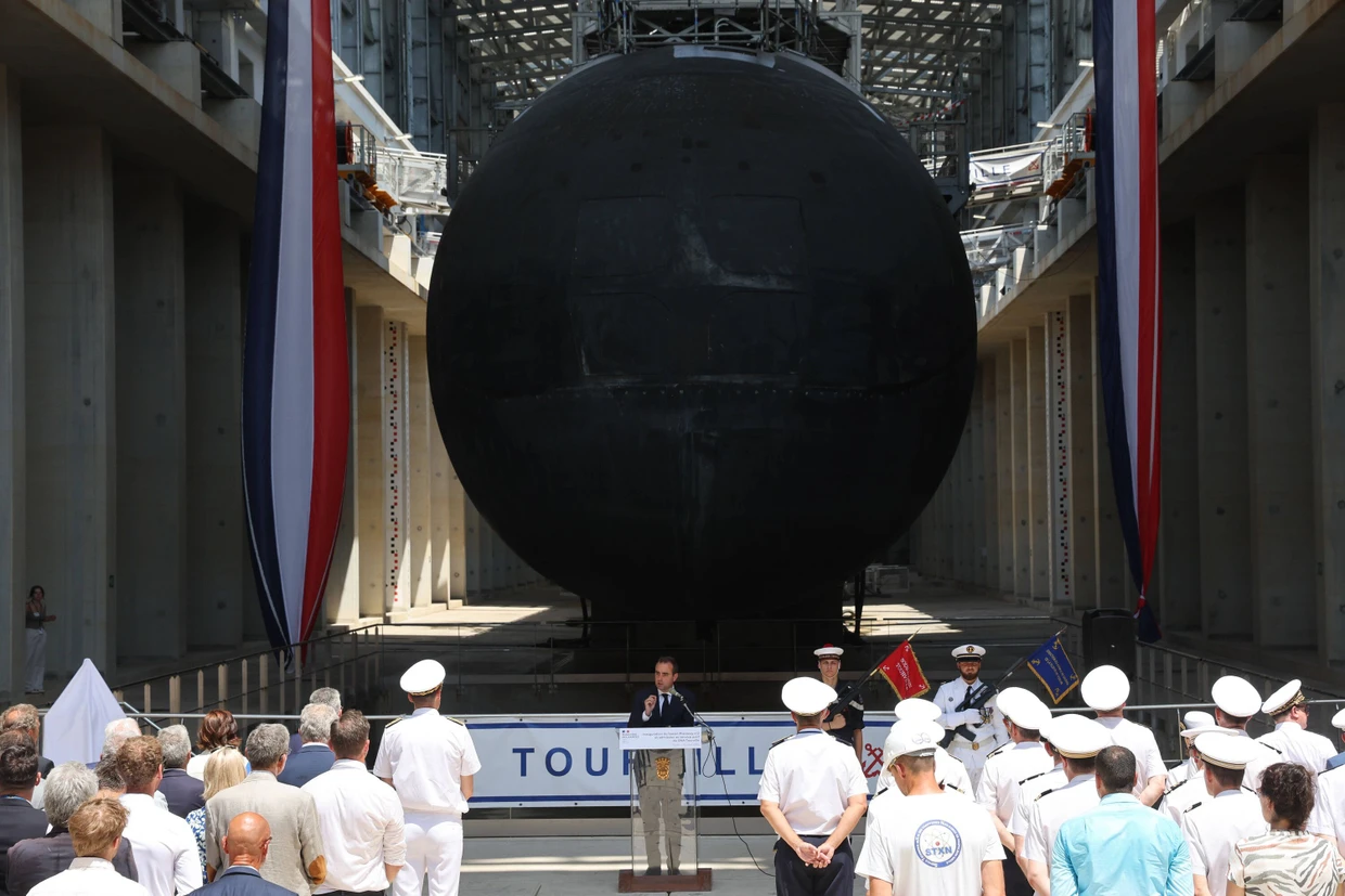 Der damalige französische Verteidigungsminister Lecornu im Juli 2025 vor einem Atom-U-Boot