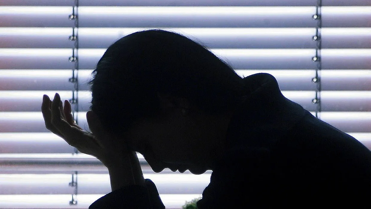 Schizophrenie kann mit depressiven Symptomen und sozialem Rückzug einhergehen