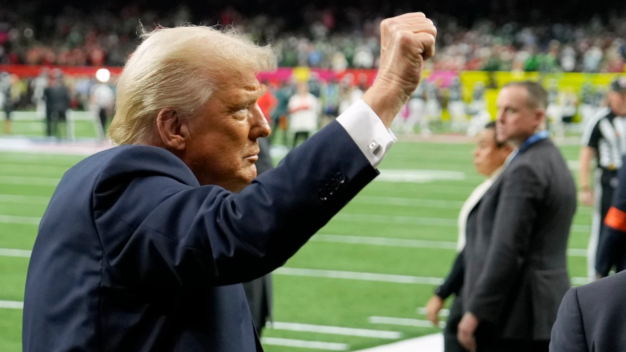 „Ich habe beim Super Bowl großartige Erfahrungen gemacht. Sie mögen mich dort“, behauptet zumindest US-Präsident Donald Trump.