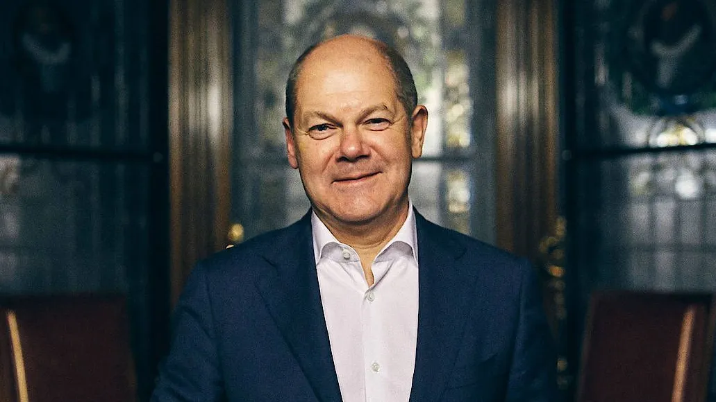 „Sport macht mich glücklich, das hätte ich früher nicht gedacht“: Olaf Scholz 2017 im Hamburger Rathaus