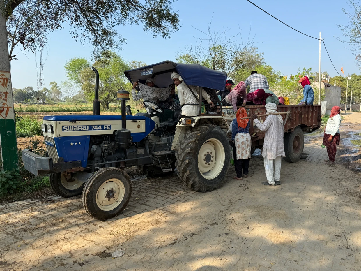 Aligarh, Uttar Pradesh, Indien, 23.02.26: Indische Bauern bei der Kartoffelernte. Foto: Hendrik Ankenbrand