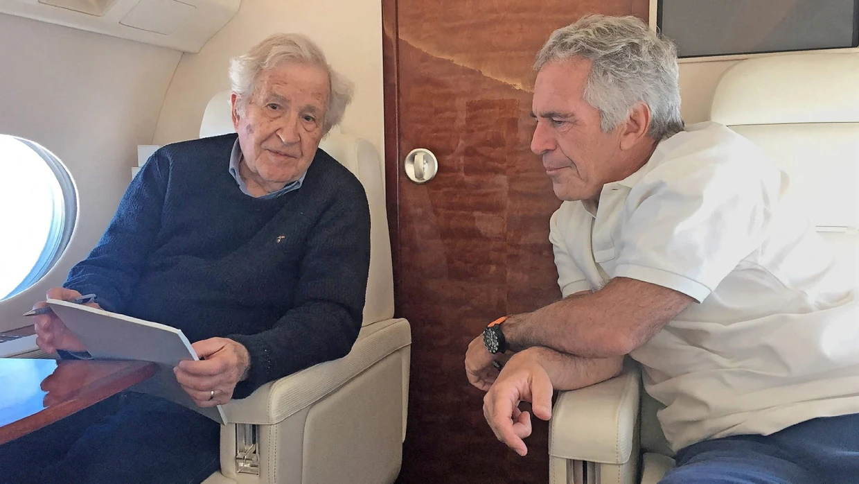 Salopp-einvernehmliches Verhältnis: der Kapitalismuskritiker Noam Chomsky (links) und der Finanzmogul Jeffrey Epstein