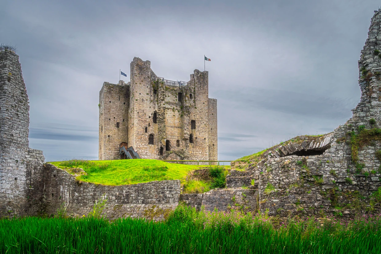 Trim Castle, eine normannische Anlage aus dem zwölften Jahrhundert. In dieser Ruine wurden 1995 Teile von „Braveheart“ gedreht .