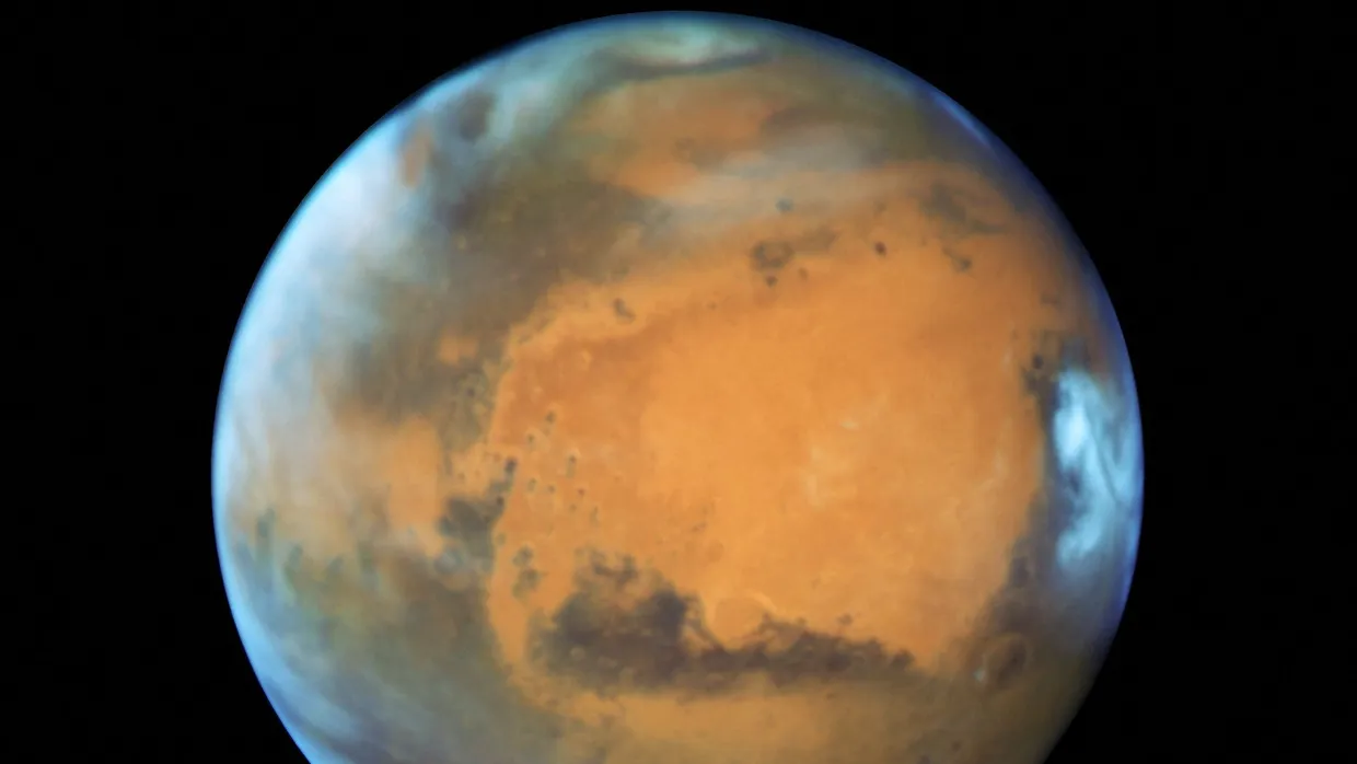Der Mars hat eine dünne Atmosphäre, in der bei hoher Sonnenaktivität Polarlichter erleuchten.
