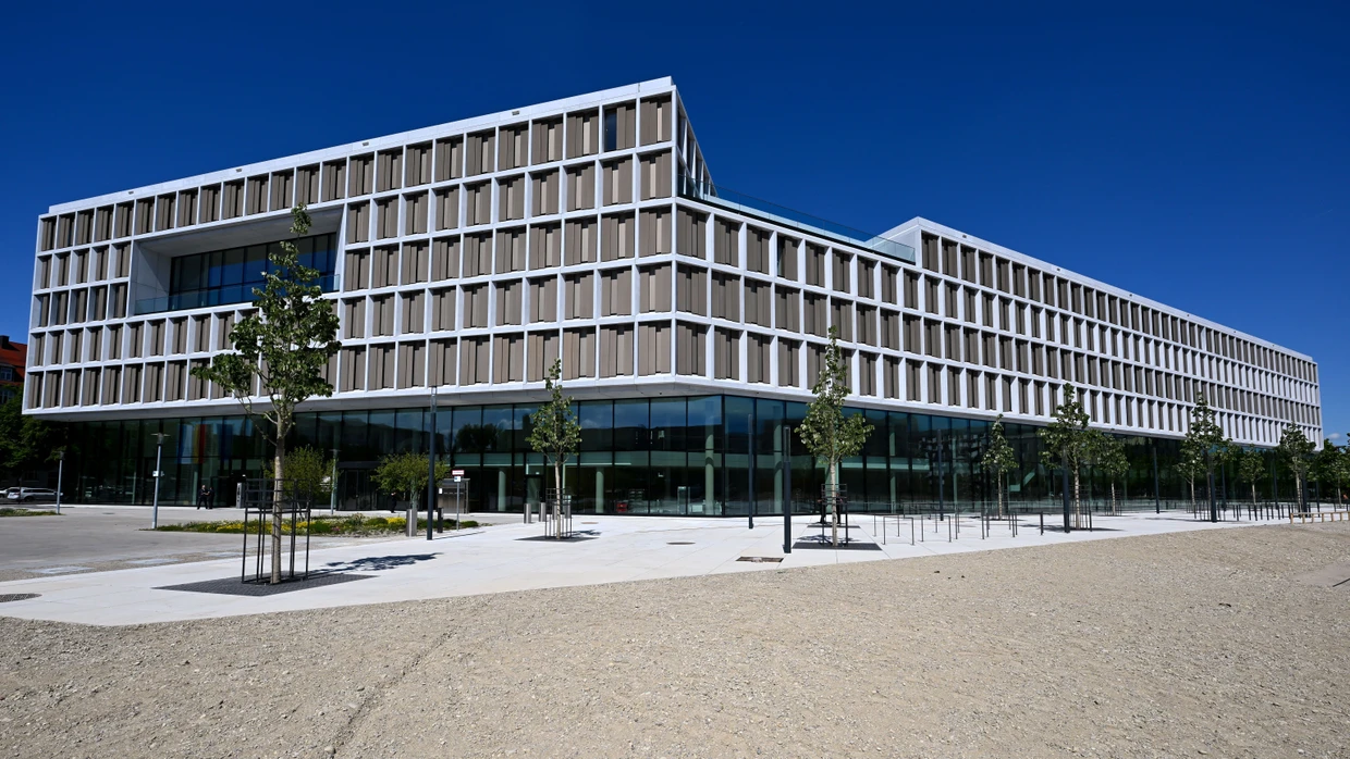Neues Strafjustizzentrum M nchen Einweihung Mit Markus S der FAZ neues-strafjustizzentrum-m-nchen-einweihung-mit-markus-s-der-faz