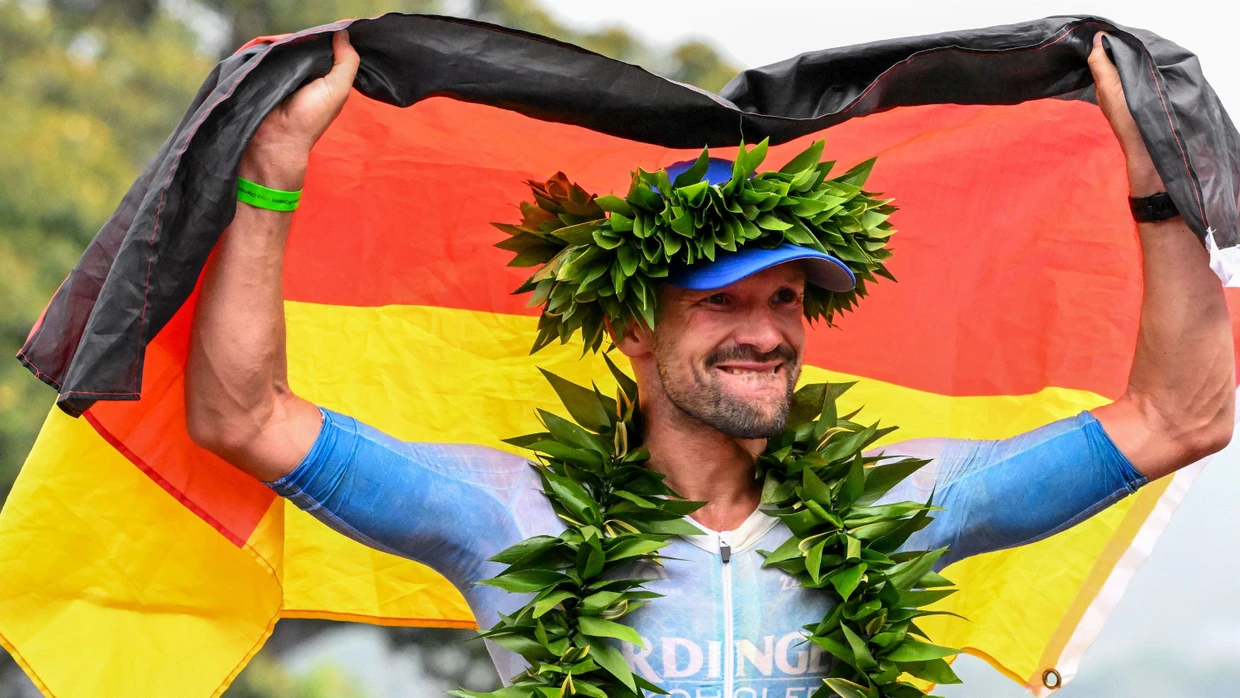 Der dritte Sieg: 2024 jubelt Lange auf Hawaii.