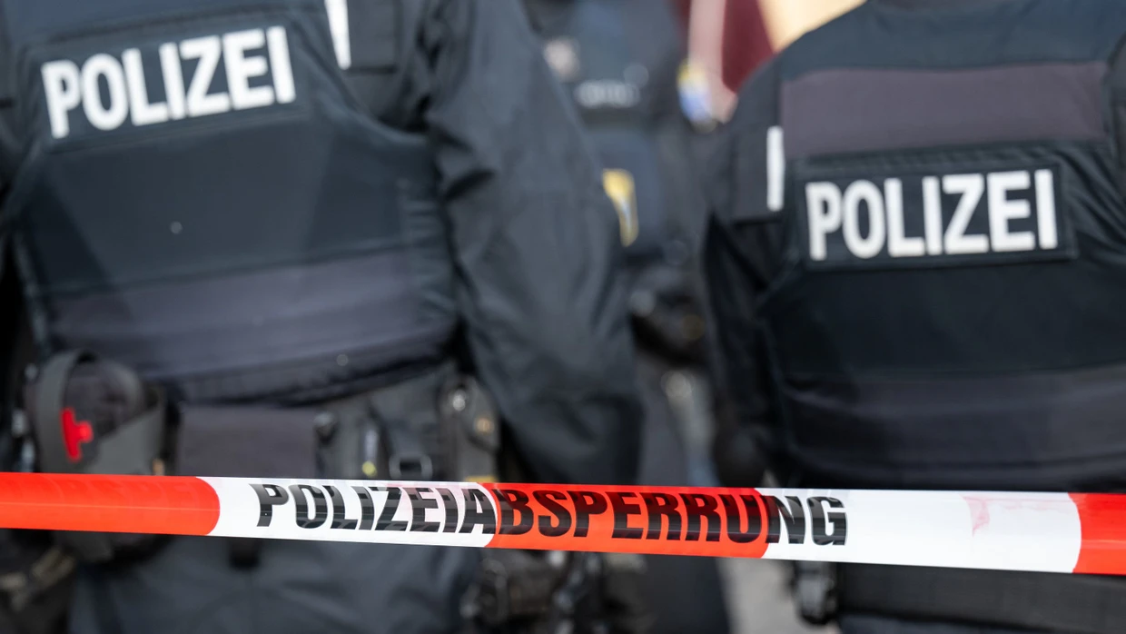 Großeinsatz: 100 Einsatzkräfte waren beteiligt (Symbolbild).
