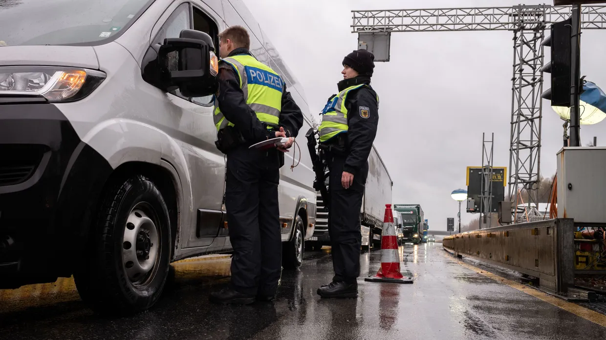 Grenzkontrollen der Bundespolizei an der deutsch-österreichischen Grenze am 28.11.2023.
