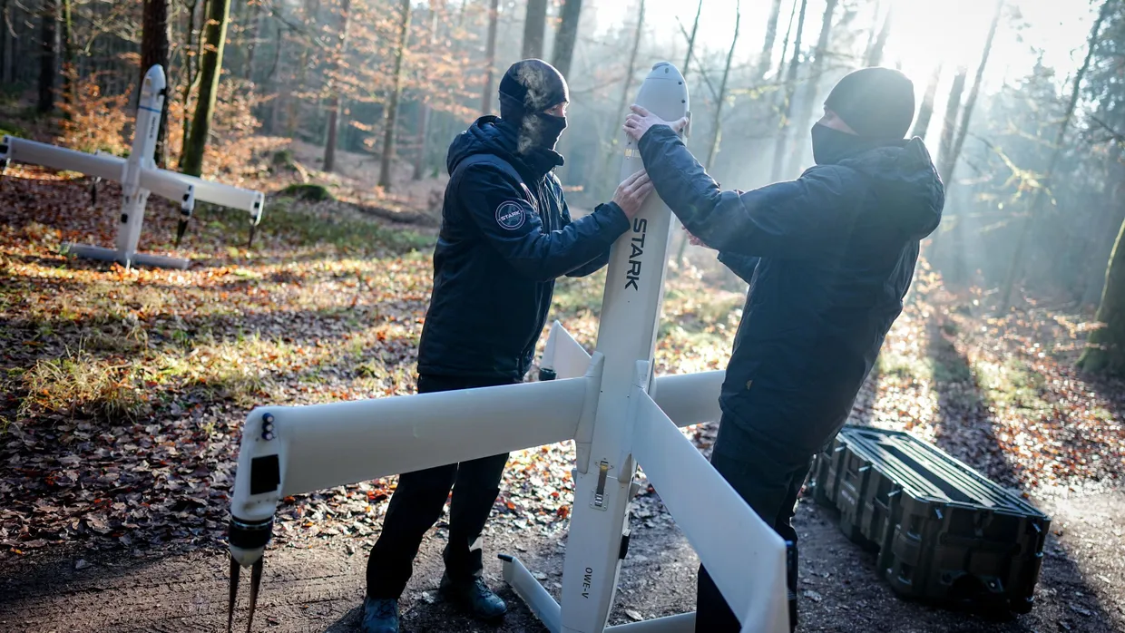Eine der Drohnen, die nun beschafft werden sollen, beim Test im Dezember 2025.
