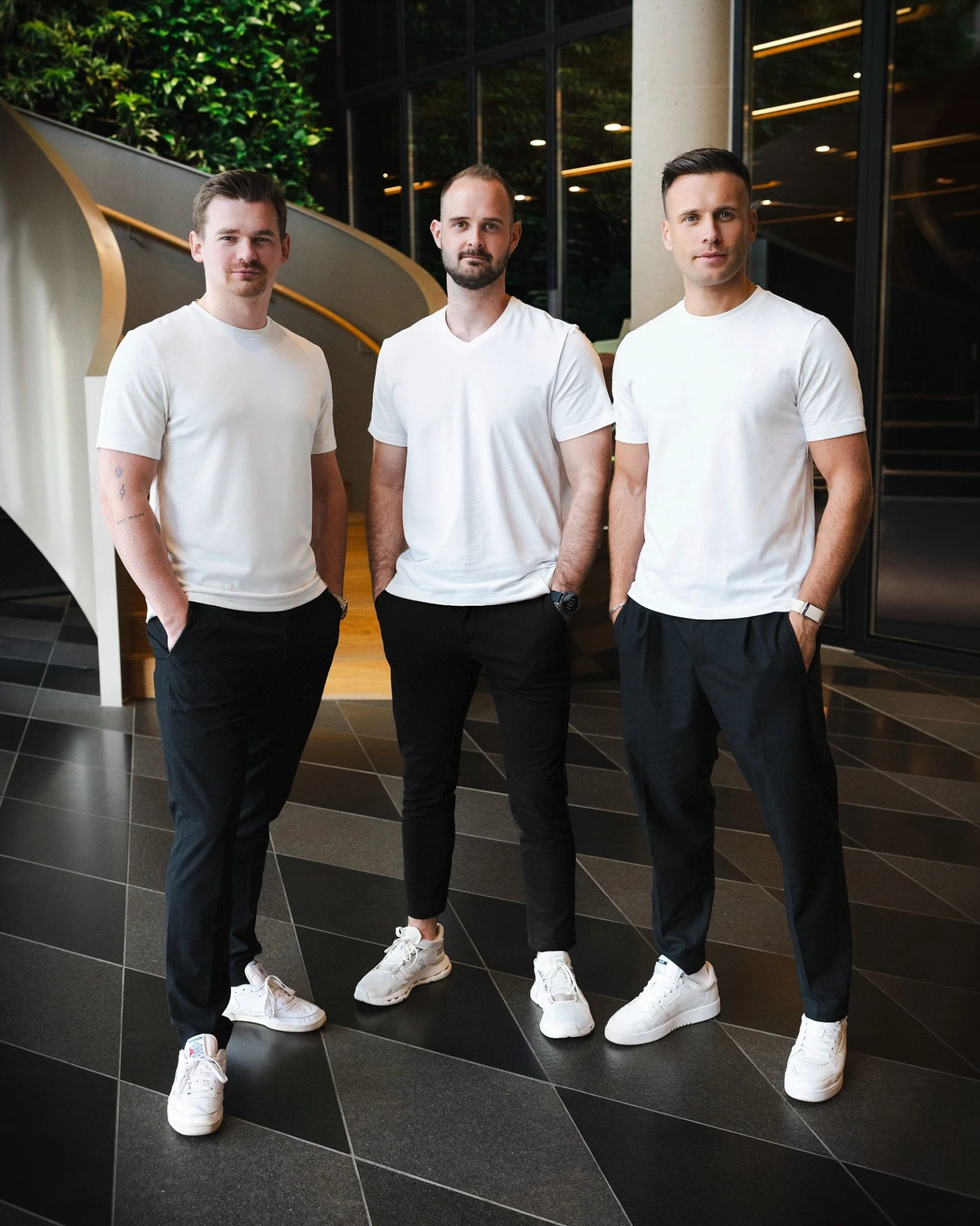Das Team: Alexander Powell (Co-Founder Simpleclub B2B, VP Partnerships & Sales), Nicolai Schork (Co-Founder Simpleclub, CEO) und Alexander Giesecke (Co-Founder Simpleclub, CEO)