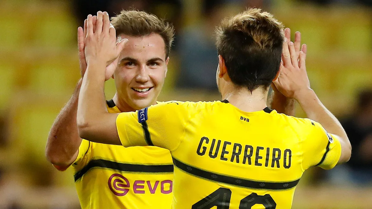 Der Aushilfskapitän und der Doppeltorschütze: Götze gratuliert Guerreiro