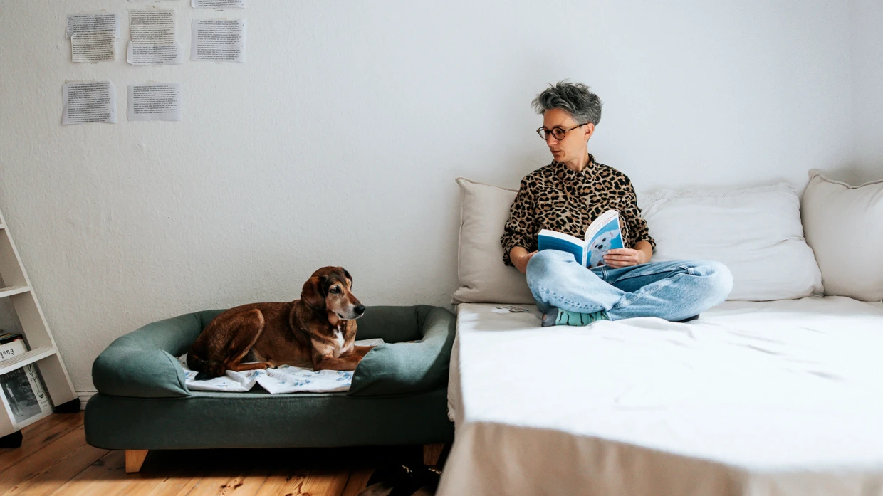 Stefanie de Velasco schreibt Romane und Essays – und die Kolumne „Midlife-Crisis“ auf FAZ.NET. Sie lebt mit ihrem Hund in Berlin.