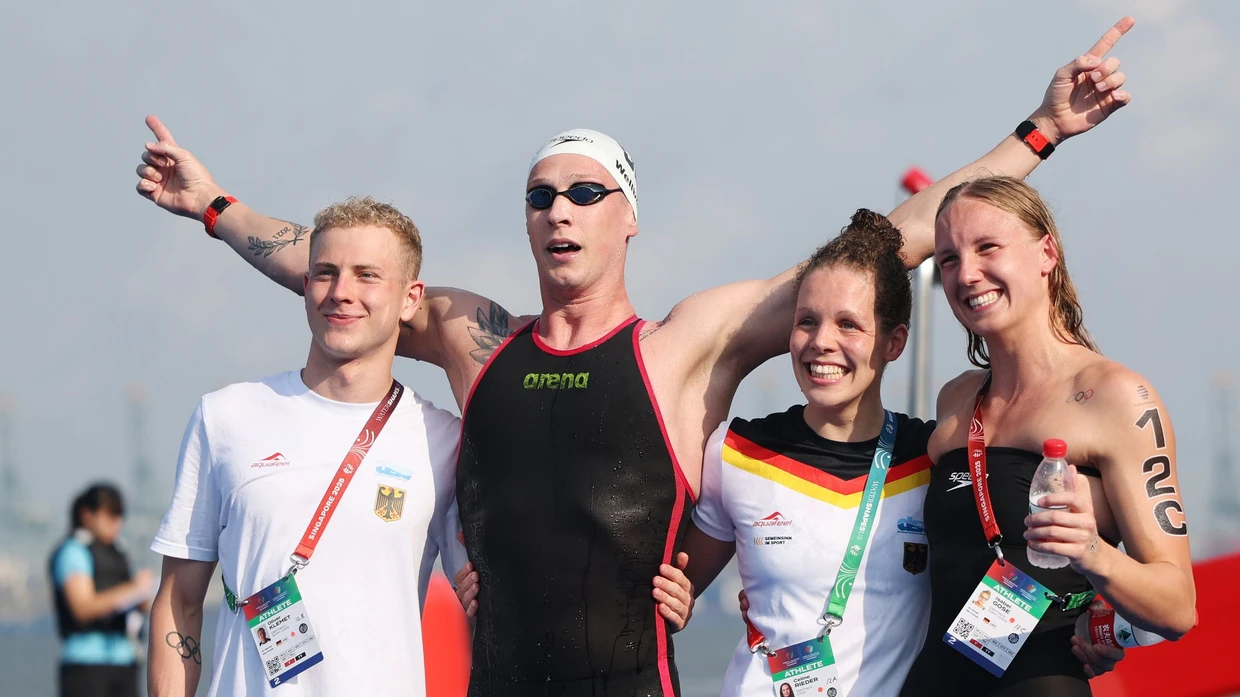 Schwimm-WM in Singapur: Wellbrock holt mit der Staffel viertes WM-Gold ...