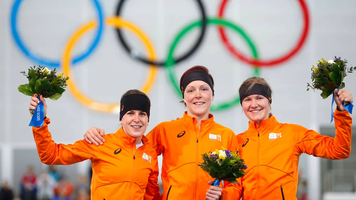 Alles sehr orange hier: Ireen Wust, Jorien ter Mors und Lotte van Beek