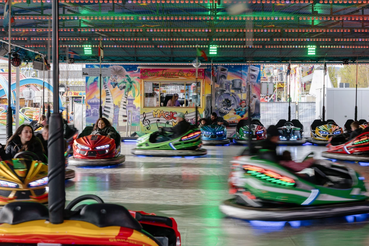Weniger Fahrgeschäfte: Die Zahl der Schausteller nimmt ab, einen Autoscooter gibt es aber immer noch.