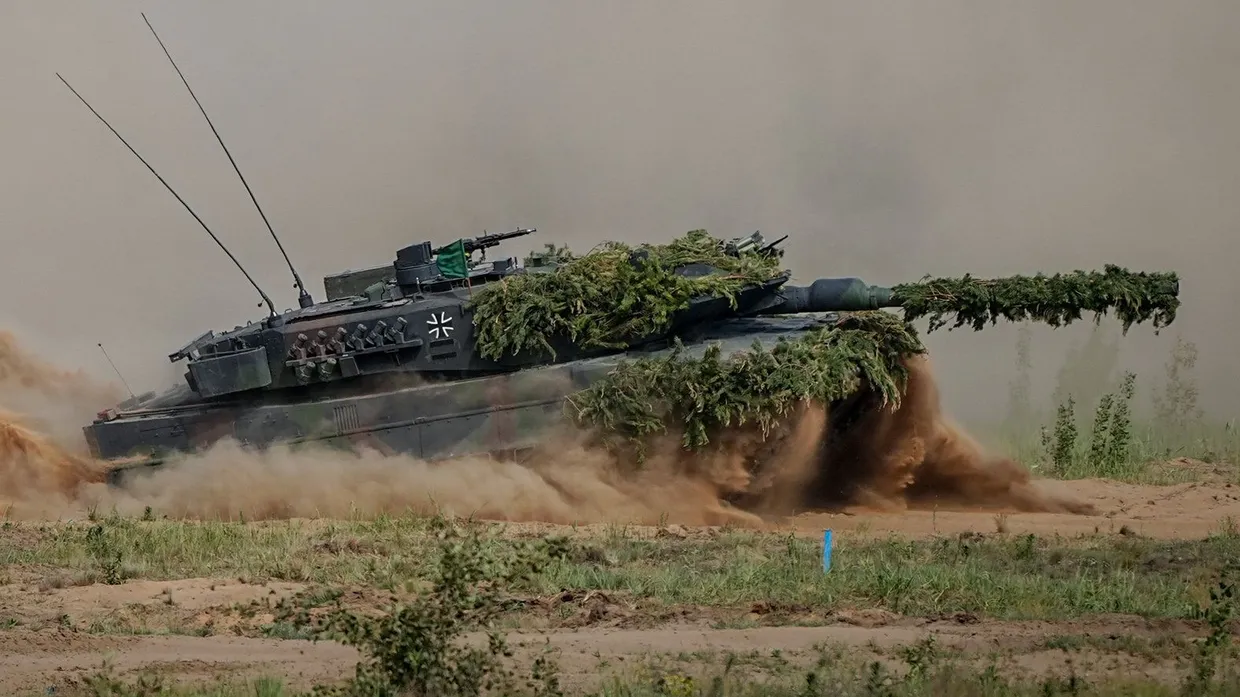 Ein Leopard-2-Panzer der Bundewehr auf einer NATO-Übung in Litauen