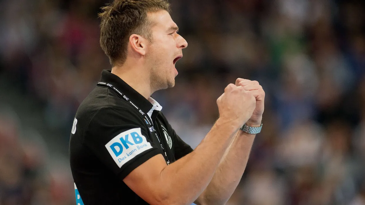 Die Fäuste geballt: Bundestrainer Christian Prokop war stellenweise zufrieden mit der Vorstellung seiner Mannschaft.
