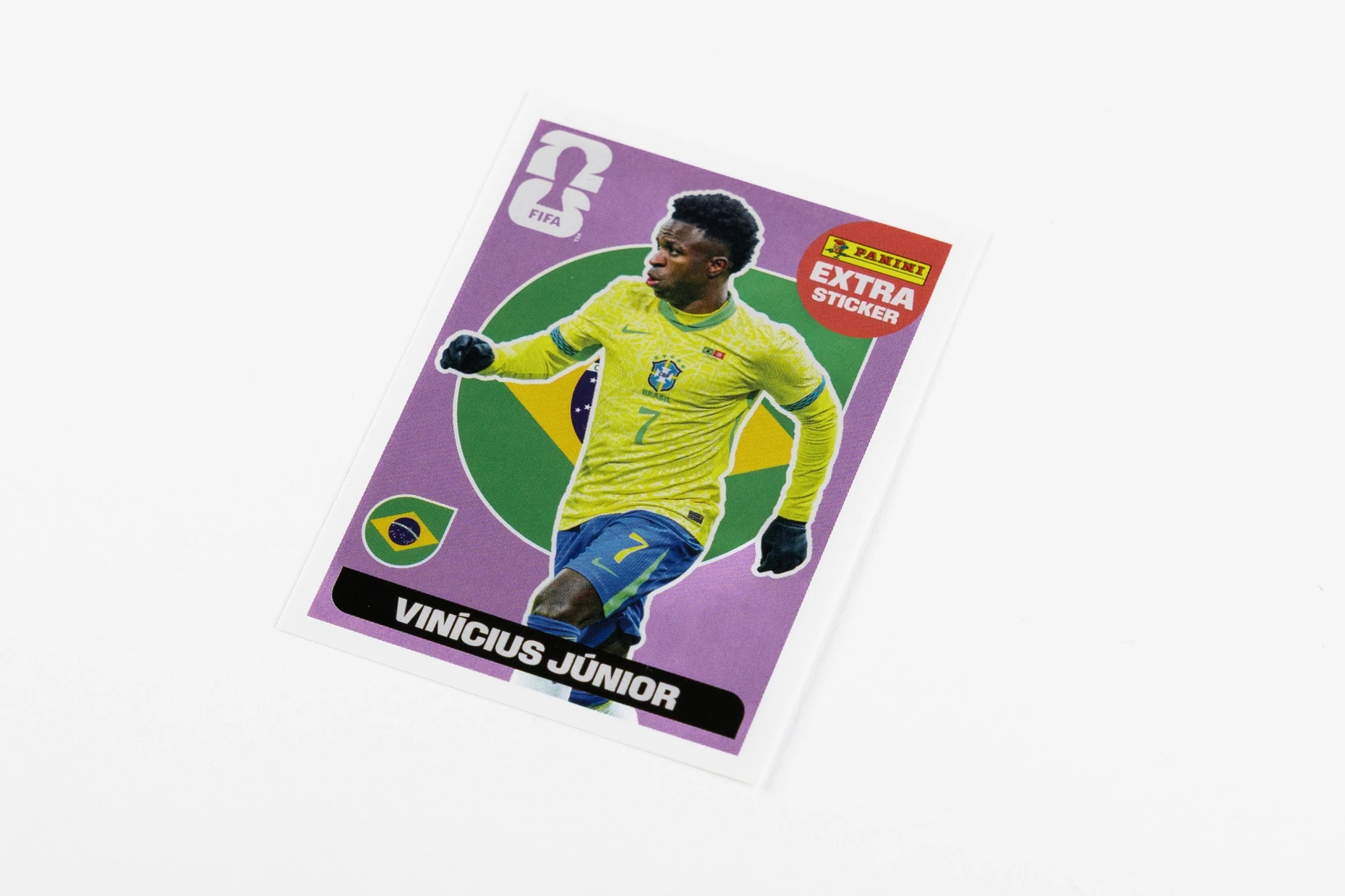 Extra-Sticker: Der Brasilianer Vinícus Júnior" mit lila Hintergrund.
