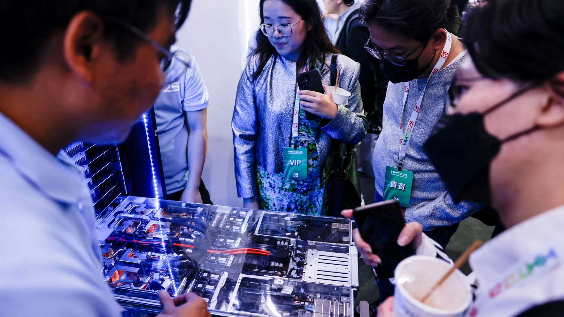 Taiwan profitiert als Zulieferer vom KI-Boom – entsprechend groß ist auch das Interesse an einem Nvidia-System bei einer Techveranstaltung in Taipei.